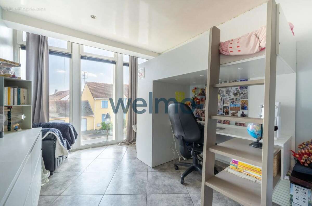 Appartement à CHILLY-MAZARIN