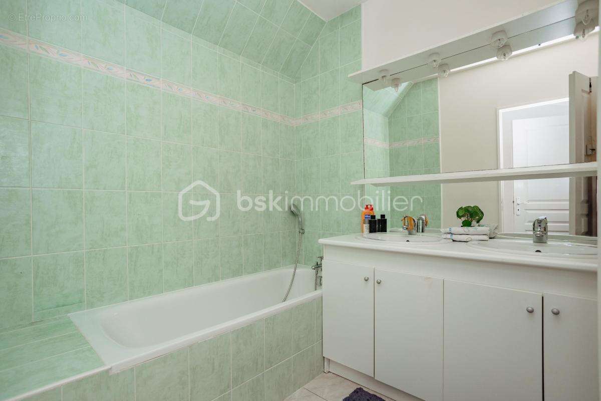 Maison à SAINTRY-SUR-SEINE