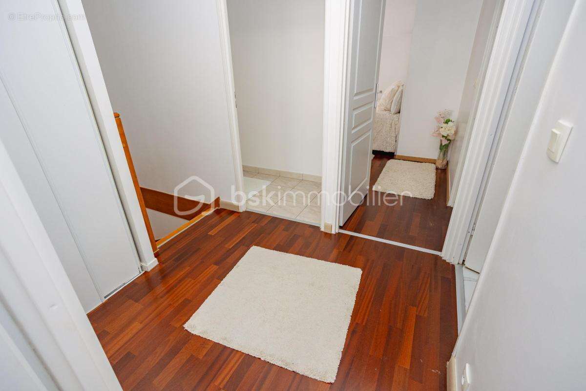 Maison à SAINTRY-SUR-SEINE