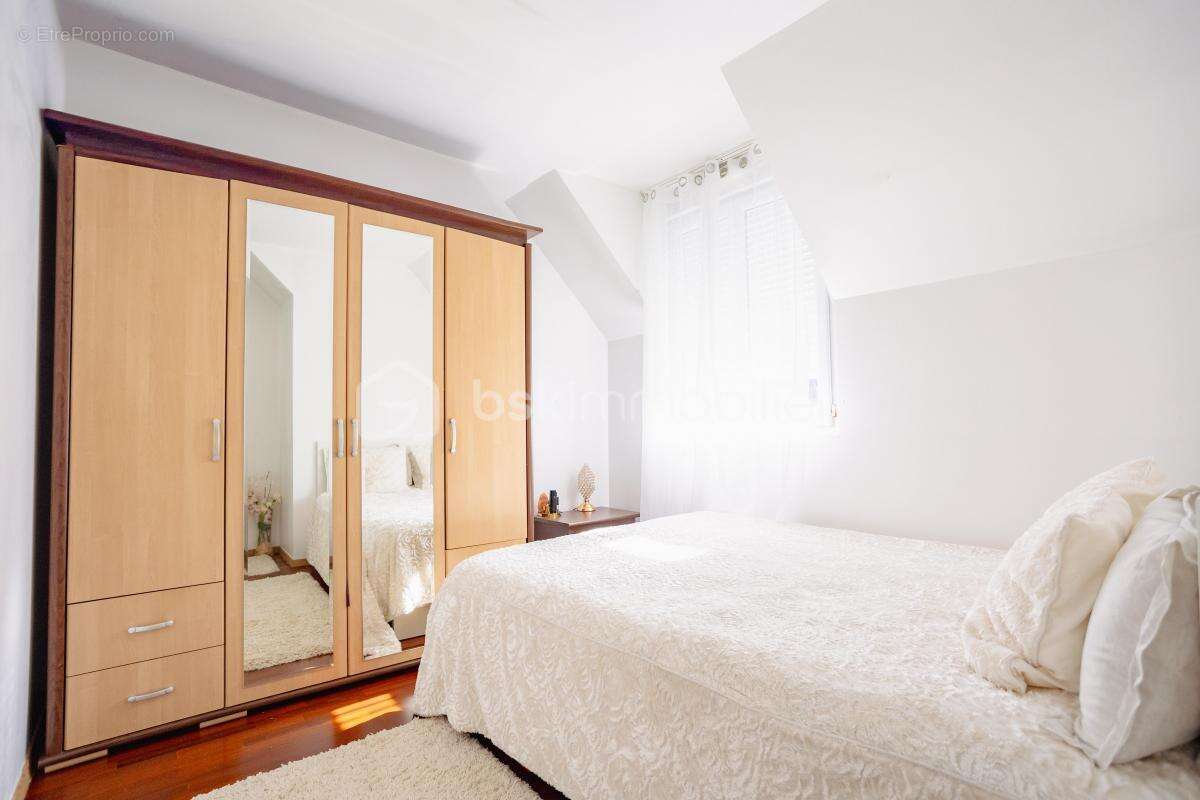 Maison à SAINTRY-SUR-SEINE