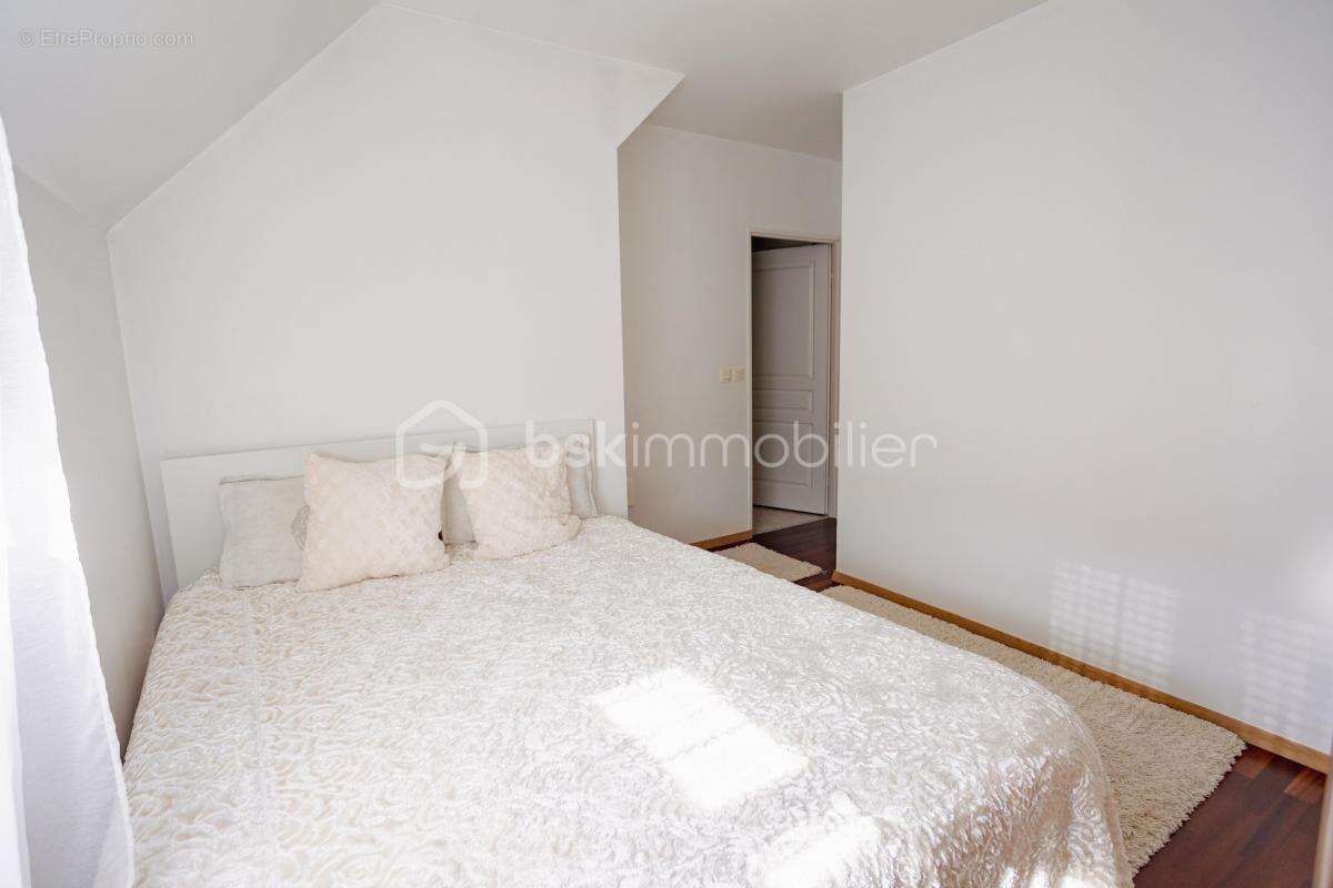 Maison à SAINTRY-SUR-SEINE