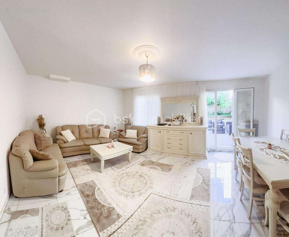 Maison à SAINTRY-SUR-SEINE