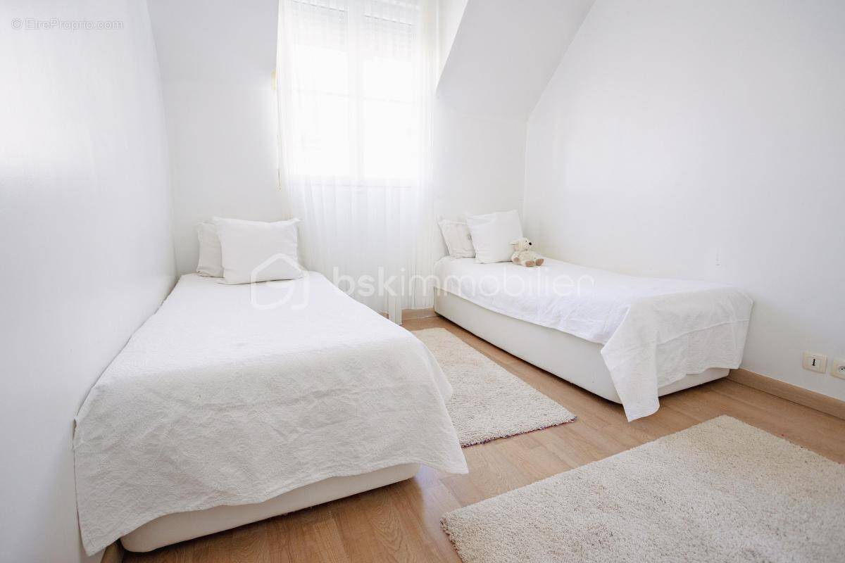 Maison à SAINTRY-SUR-SEINE