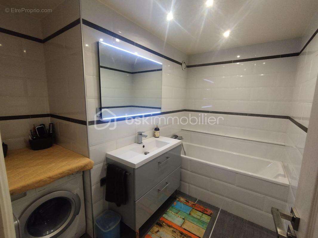 Appartement à VILLENEUVE-LA-GARENNE