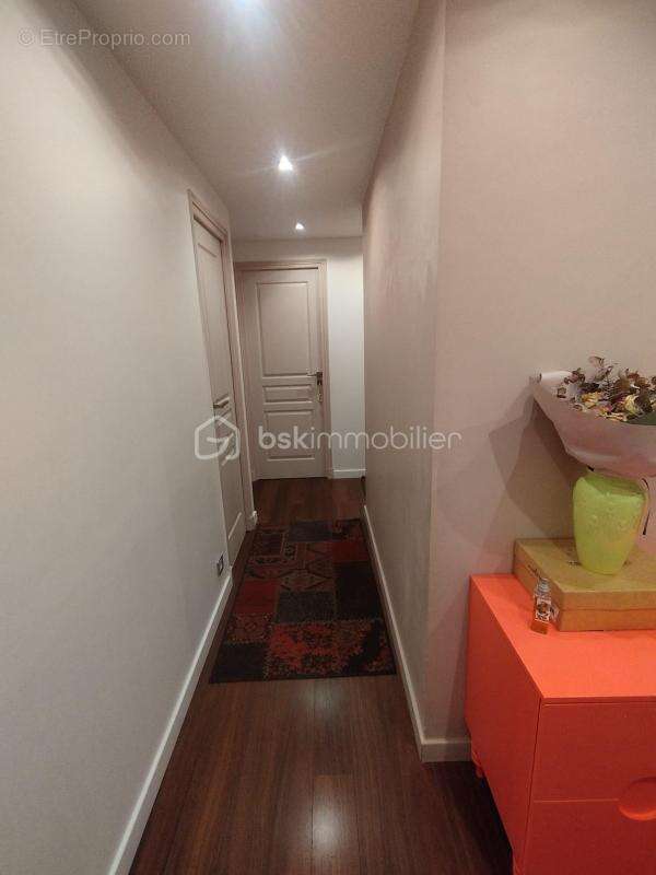 Appartement à VILLENEUVE-LA-GARENNE