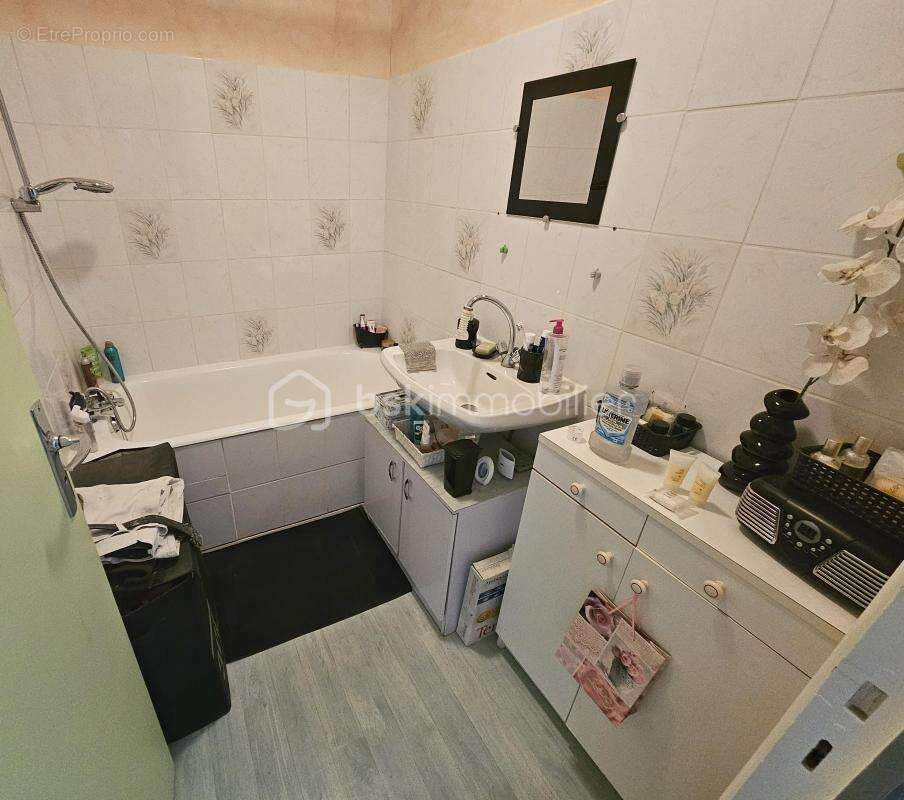 Appartement à LE COTEAU