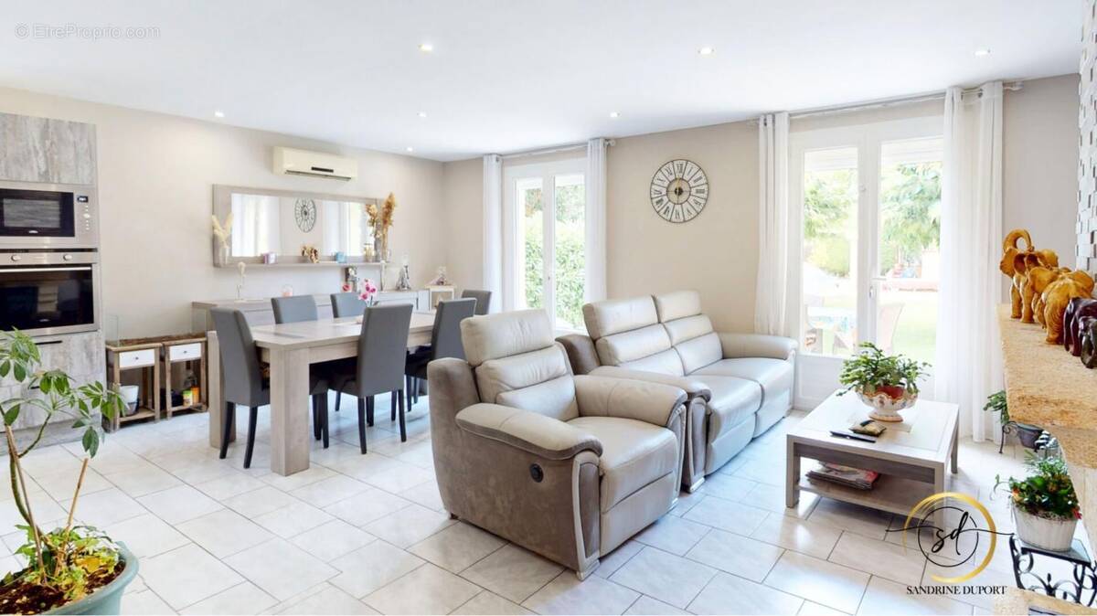 Maison à CUXAC-D&#039;AUDE