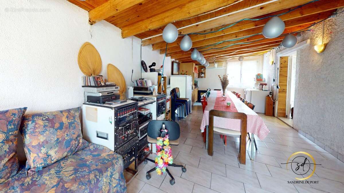 Maison à CUXAC-D&#039;AUDE