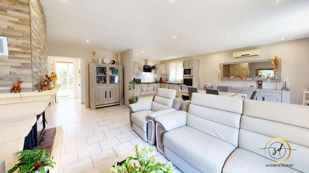 Maison à CUXAC-D&#039;AUDE