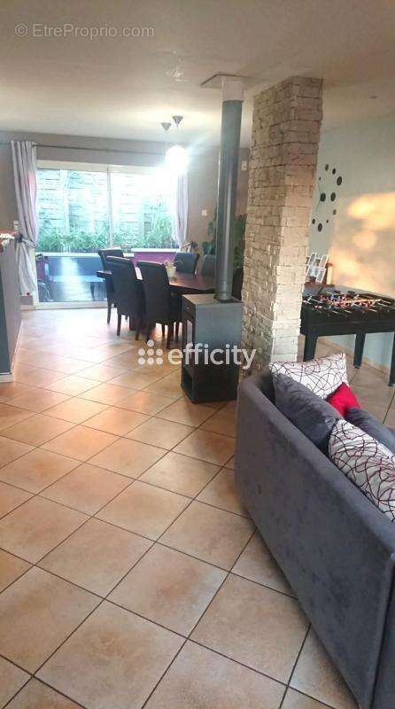 Maison à SAINT-VIANCE