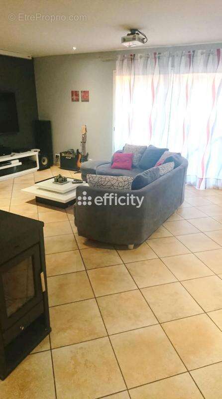 Maison à SAINT-VIANCE