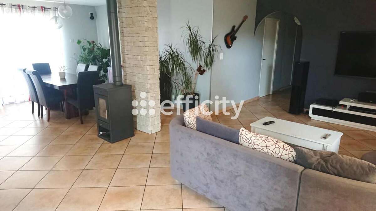 Maison à SAINT-VIANCE