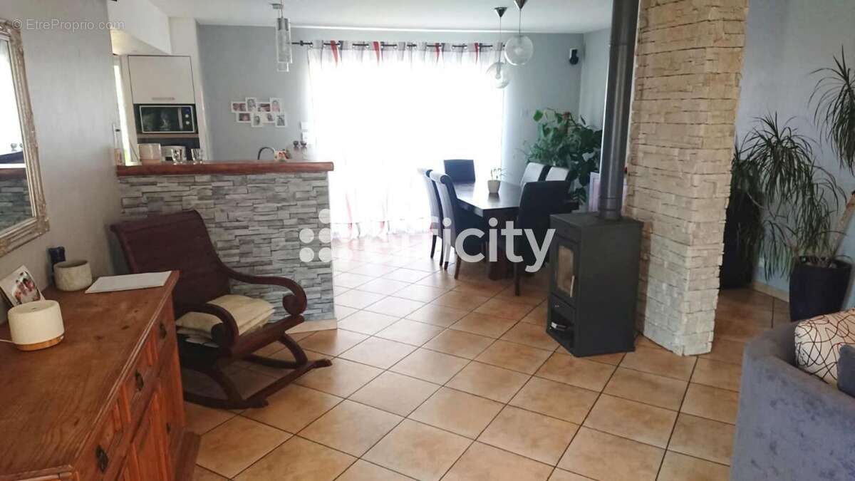 Maison à SAINT-VIANCE