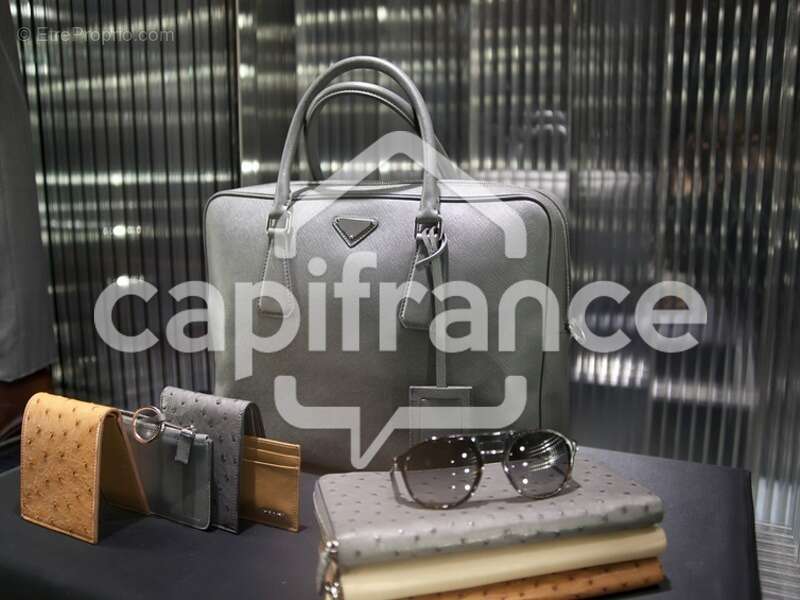 Commerce à SARLAT-LA-CANEDA