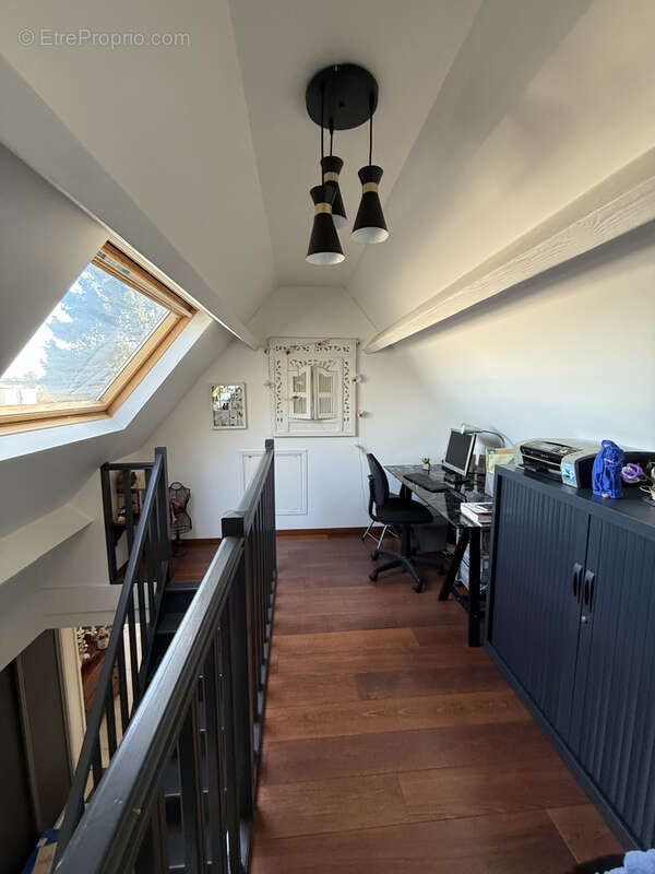 Appartement à ISNEAUVILLE