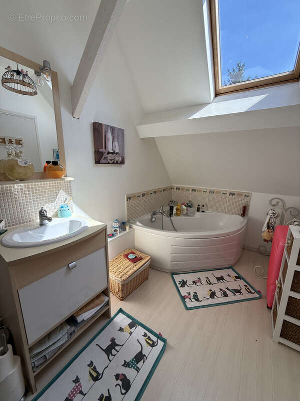 Appartement à ISNEAUVILLE