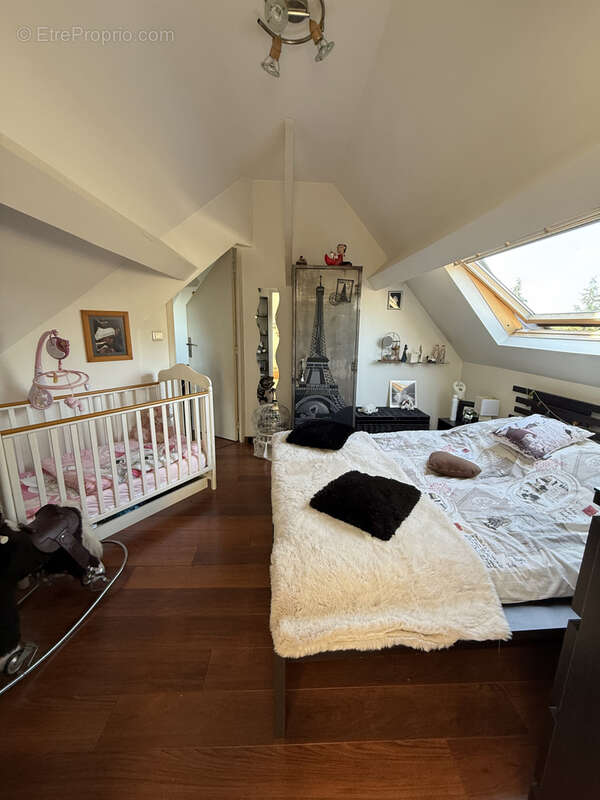 Appartement à ISNEAUVILLE