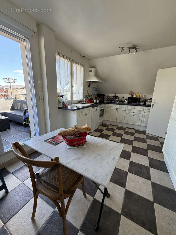 Appartement à ISNEAUVILLE