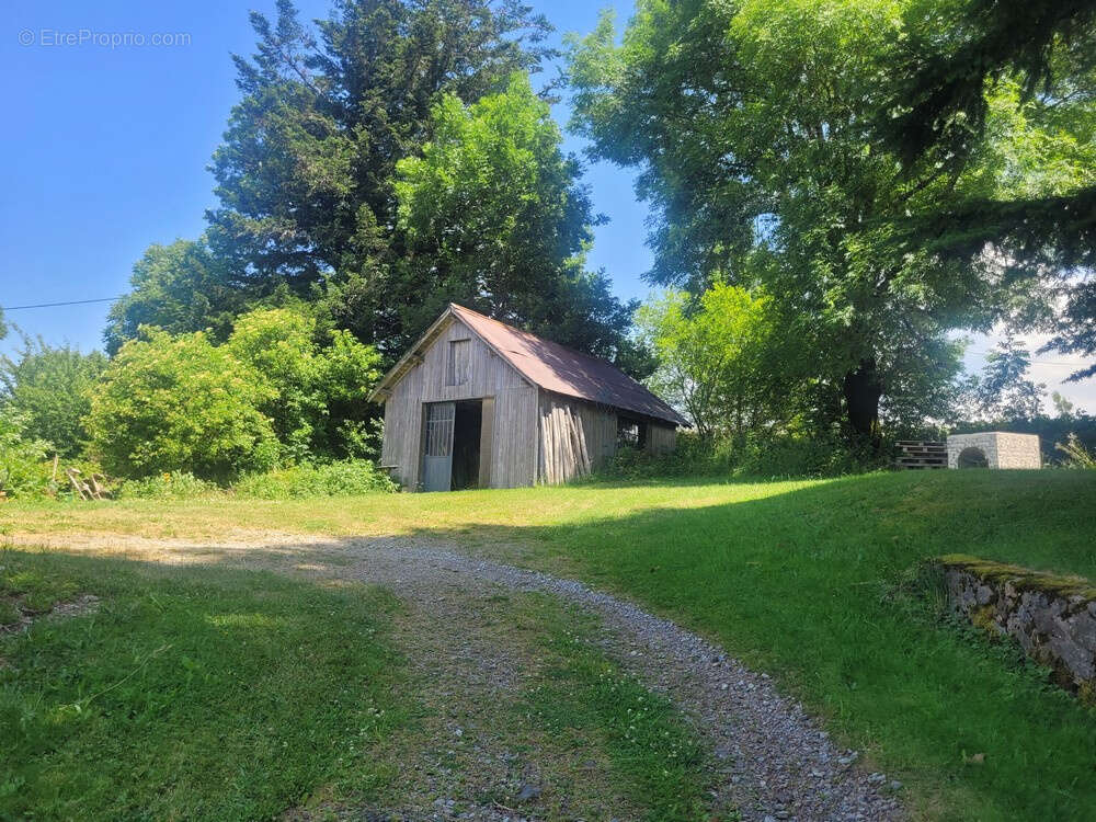 Maison à SAINT-SAUVES-D&#039;AUVERGNE