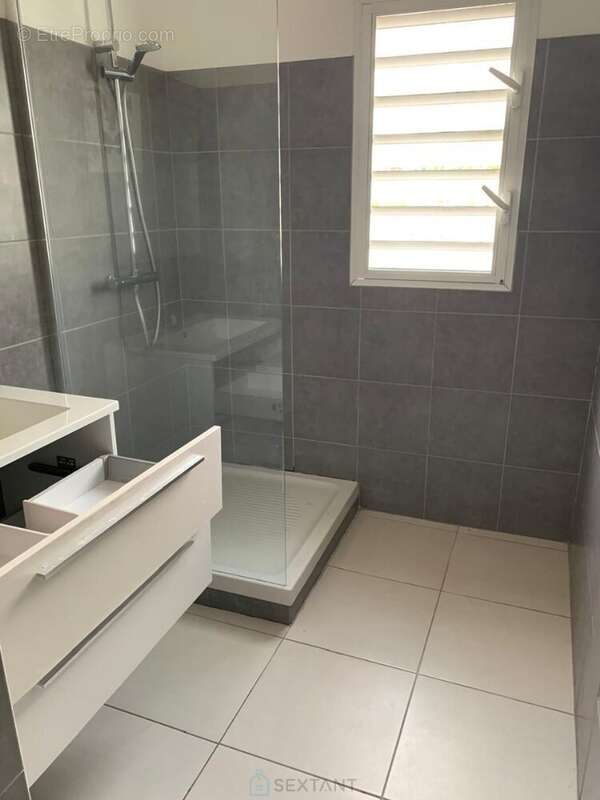 Maison à LES TROIS-ILETS