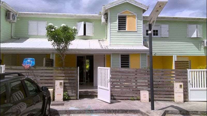 Maison à LES TROIS-ILETS