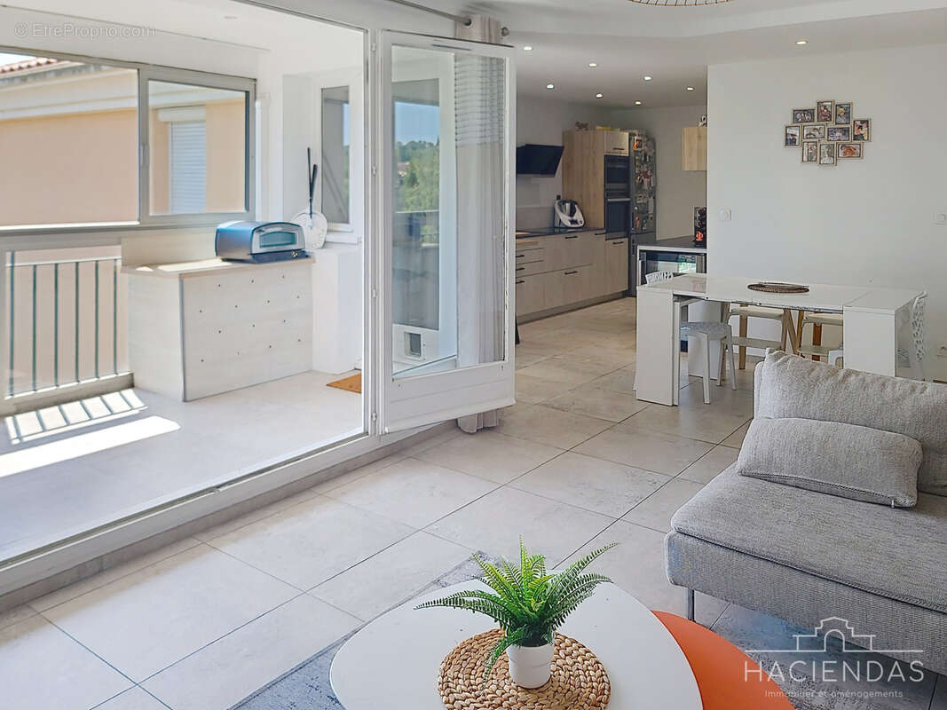 Appartement à EGUILLES