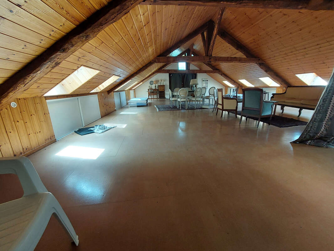 Maison à ENCHASTRAYES