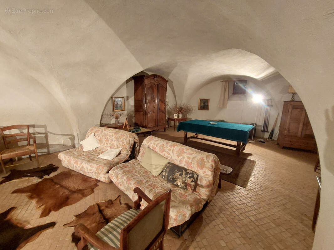 Maison à ENCHASTRAYES