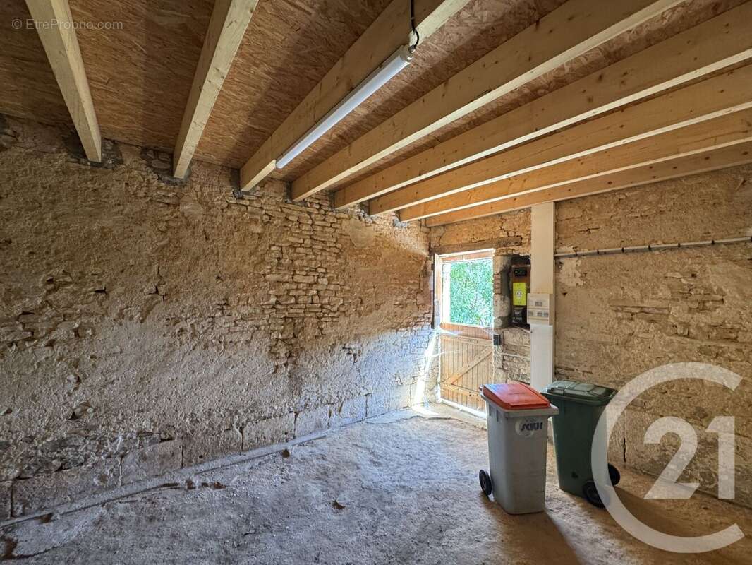 Maison à SOUGERES-EN-PUISAYE
