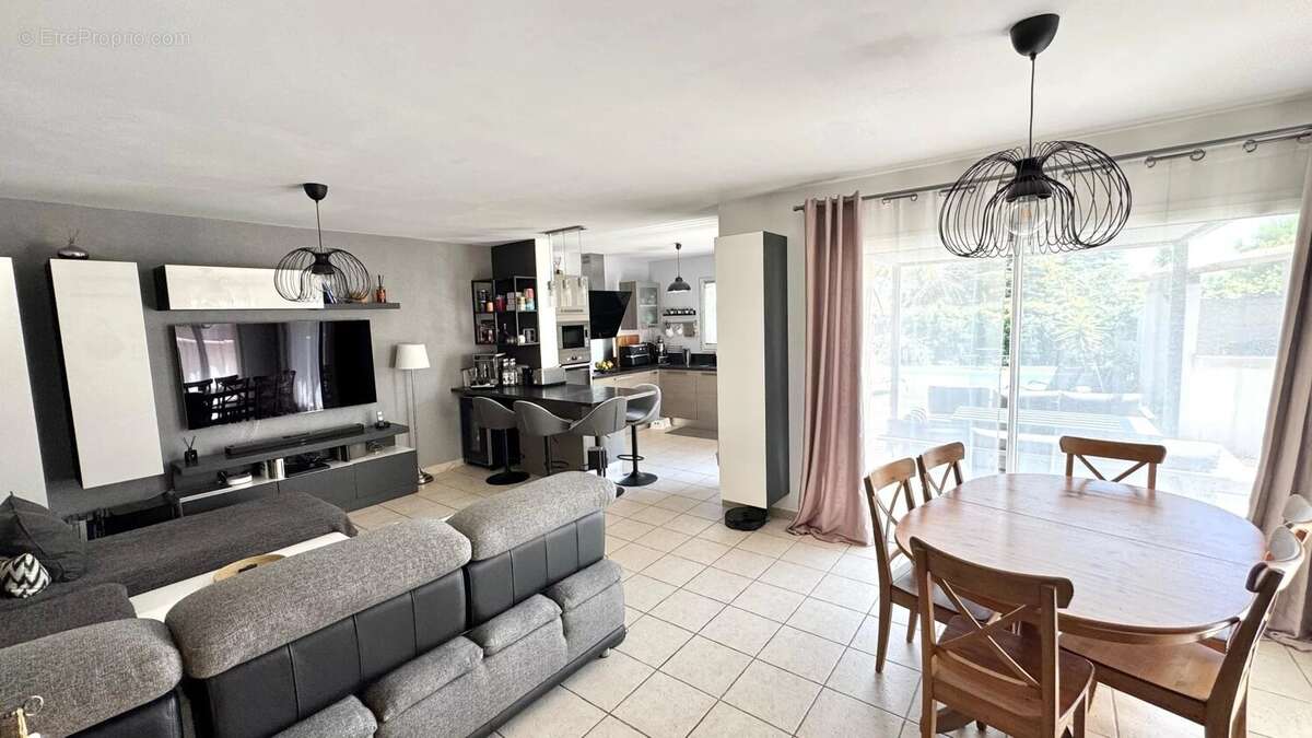 Maison à LA FARLEDE