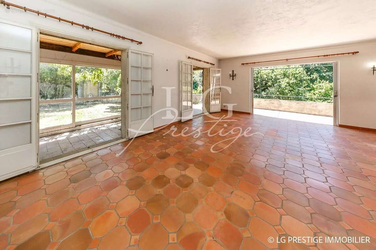 Maison à MANDELIEU-LA-NAPOULE