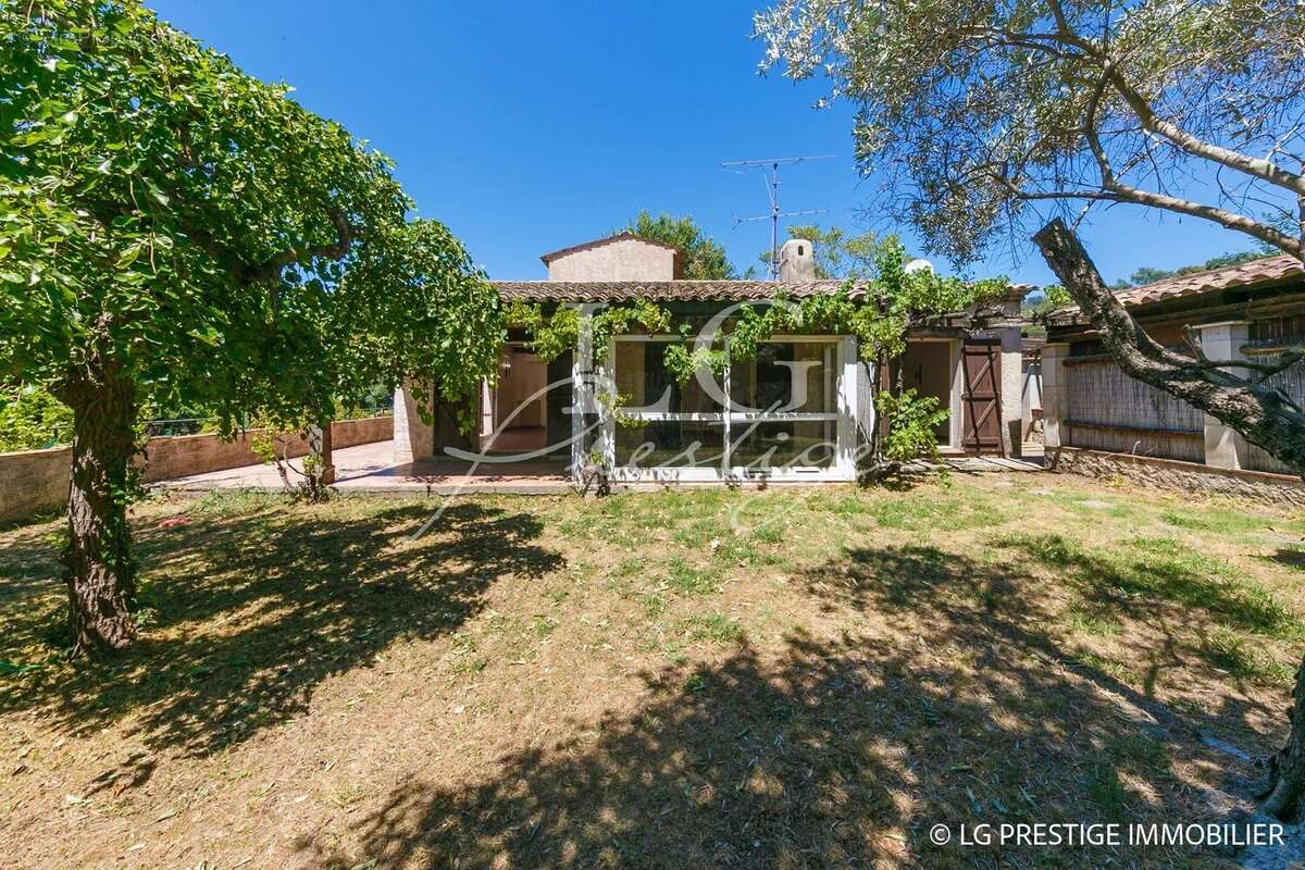 Maison à MANDELIEU-LA-NAPOULE