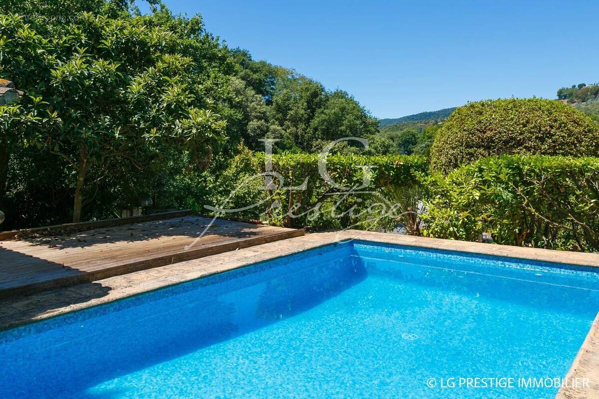 Maison à MANDELIEU-LA-NAPOULE