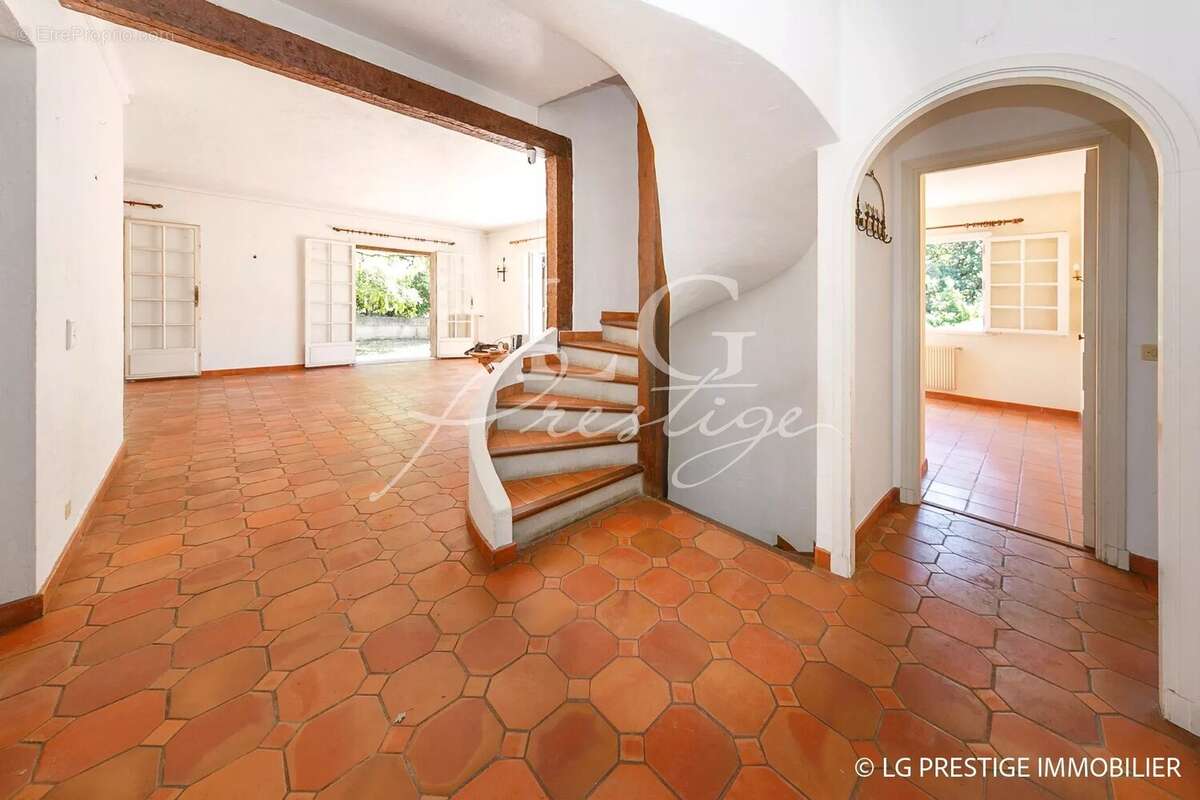 Maison à MANDELIEU-LA-NAPOULE