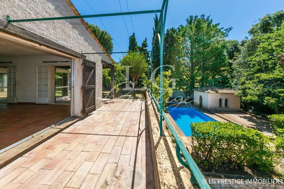 Maison à MANDELIEU-LA-NAPOULE