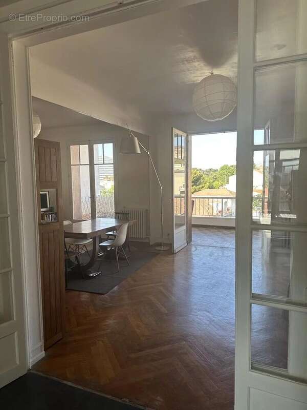 Appartement à MARSEILLE-8E