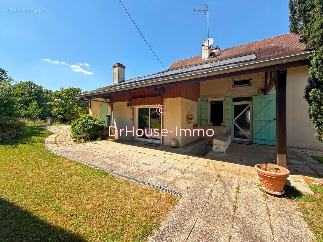 Maison à CIREY-LES-PONTAILLER