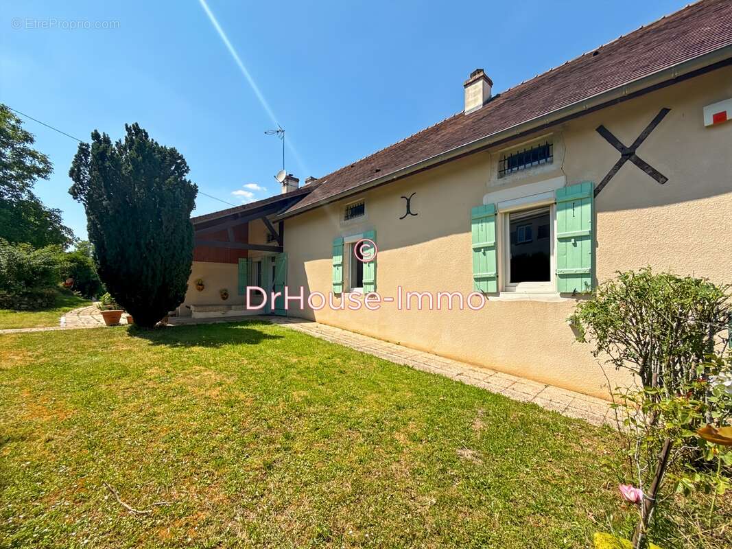 Maison à CIREY-LES-PONTAILLER