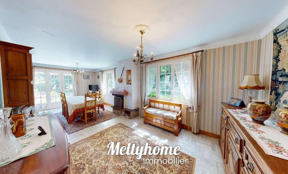 Maison à COLLEVILLE-MONTGOMERY