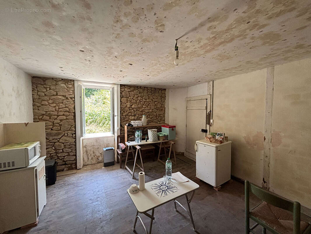 Maison à BUSSIERE-GALANT