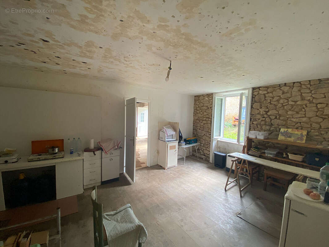 Maison à BUSSIERE-GALANT