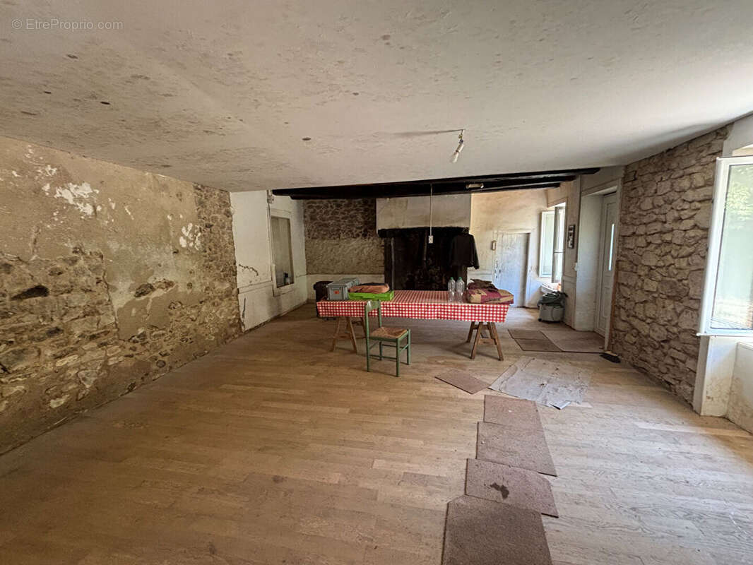 Maison à BUSSIERE-GALANT