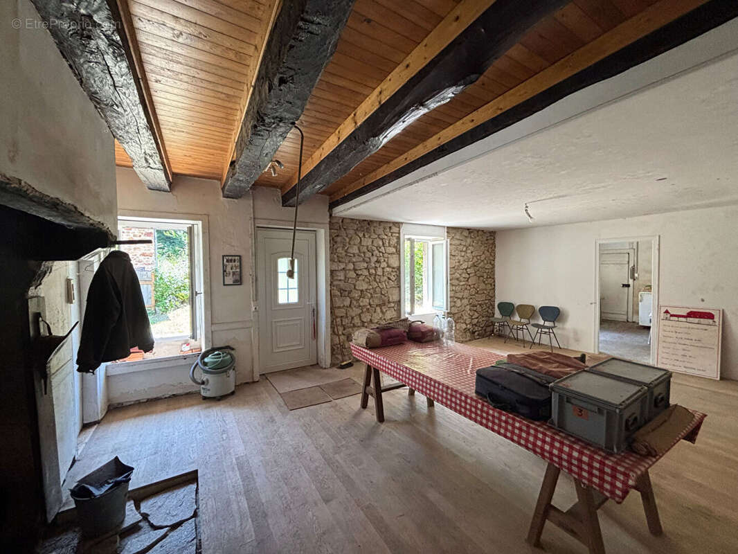 Maison à BUSSIERE-GALANT