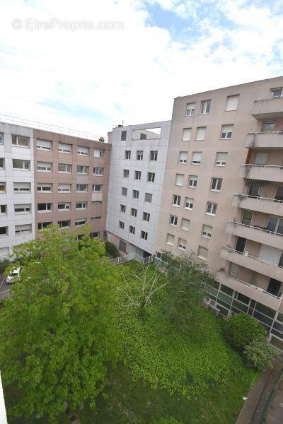 Photo 1 - Appartement à VILLEURBANNE