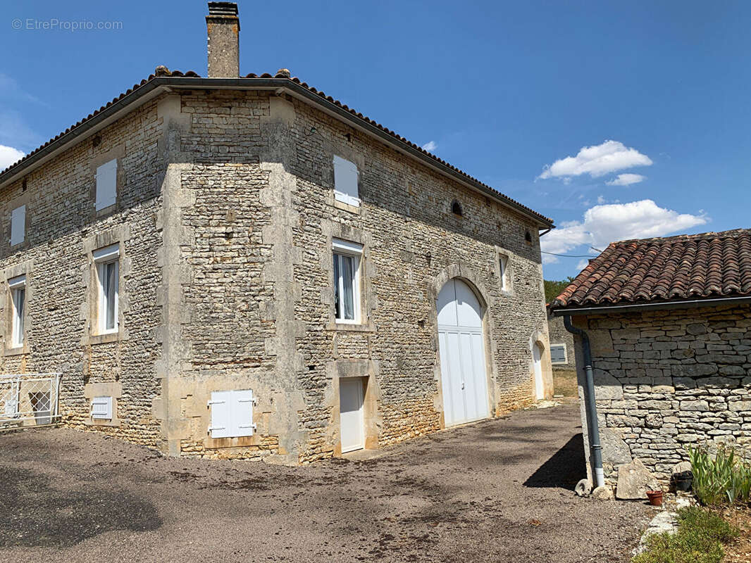 Maison à POURSAC