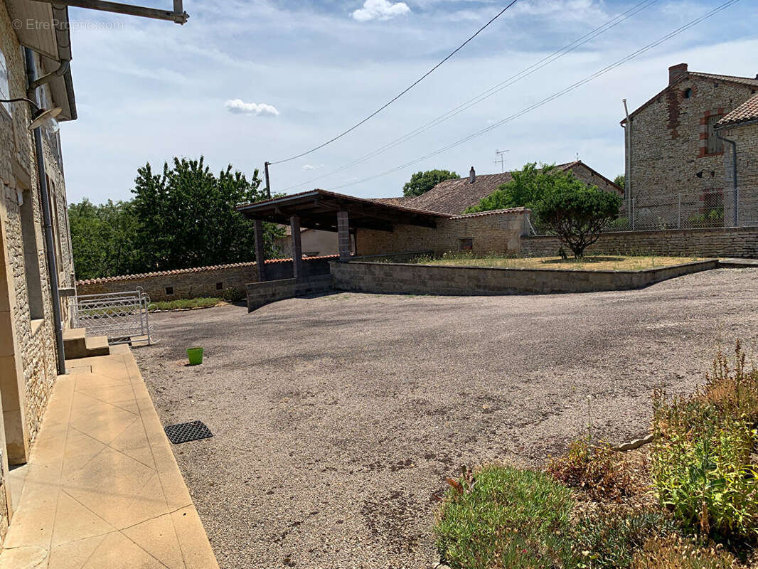 Maison à POURSAC