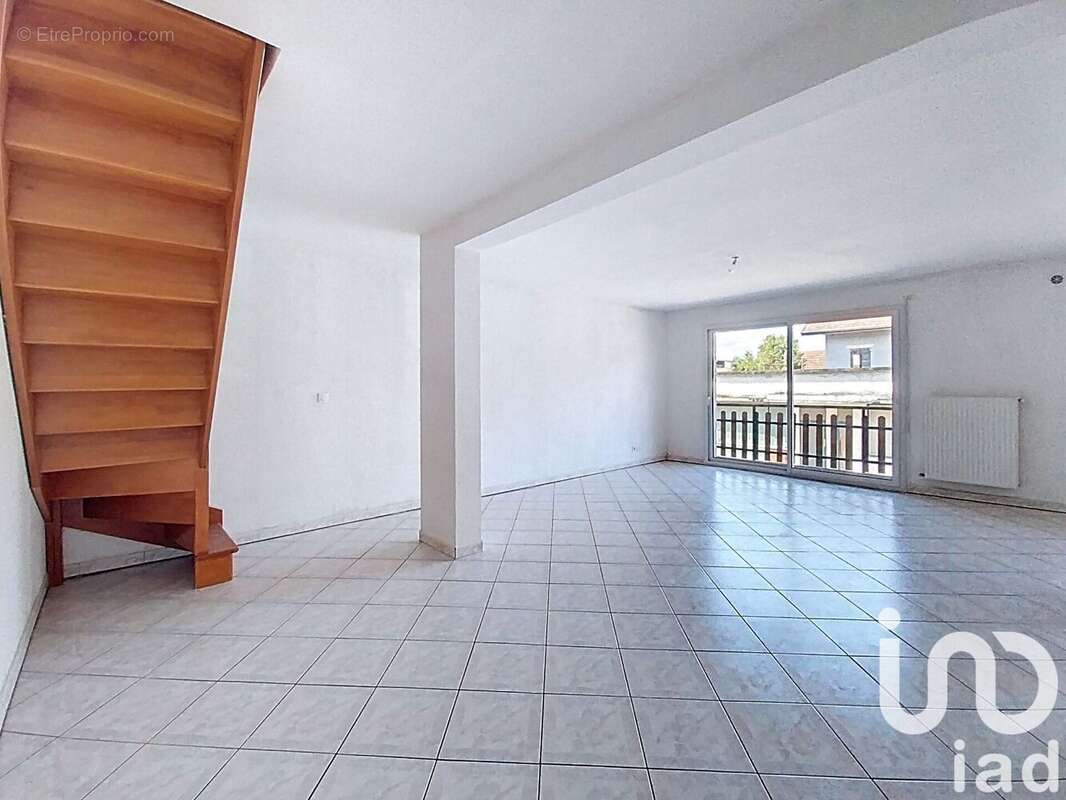 Photo 2 - Appartement à SAINT-PIERRE-EN-FAUCIGNY