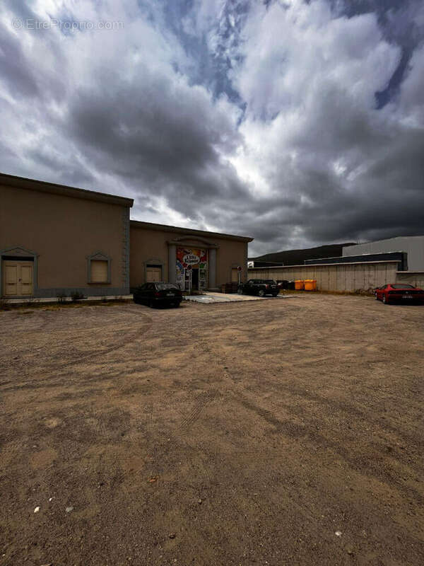 Commerce à LUCCIANA