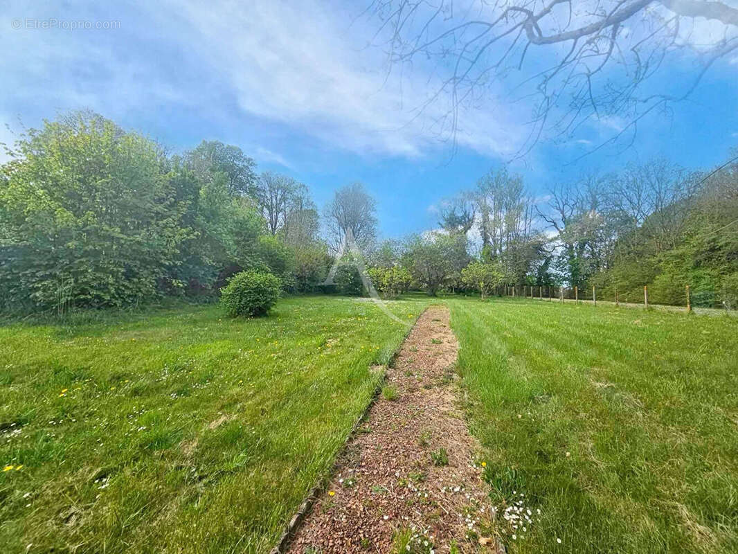 Maison à REGNIERE-ECLUSE