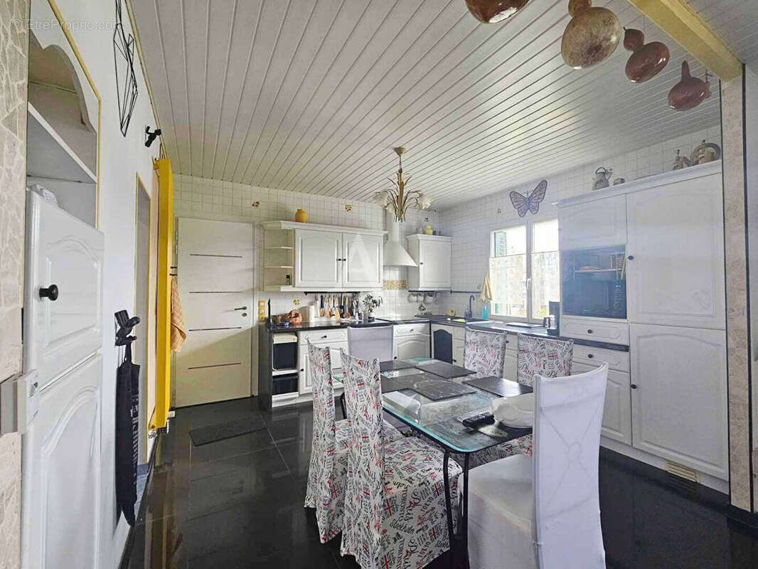 Maison à REGNIERE-ECLUSE